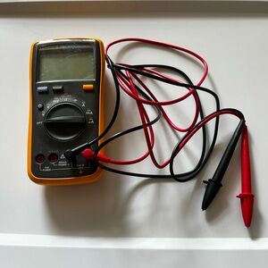 Fluke Digital Multimeter with Probes